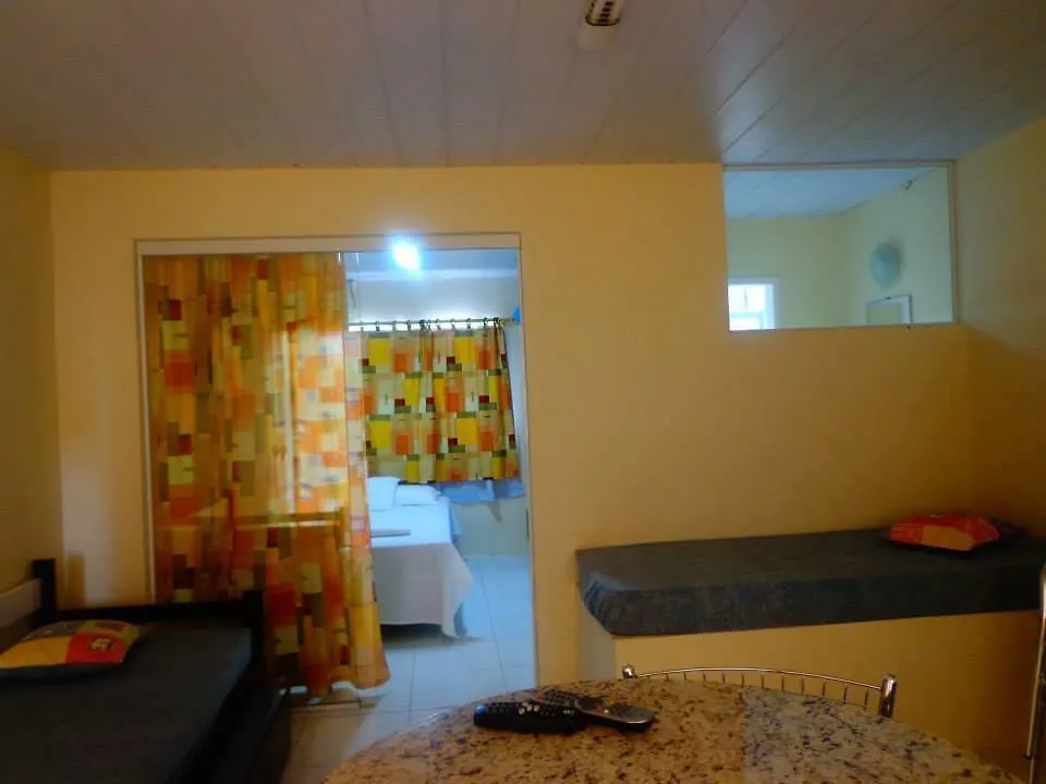 בית הארחה בומבינאס Mariscal Residence Apart Hotel ברזיל