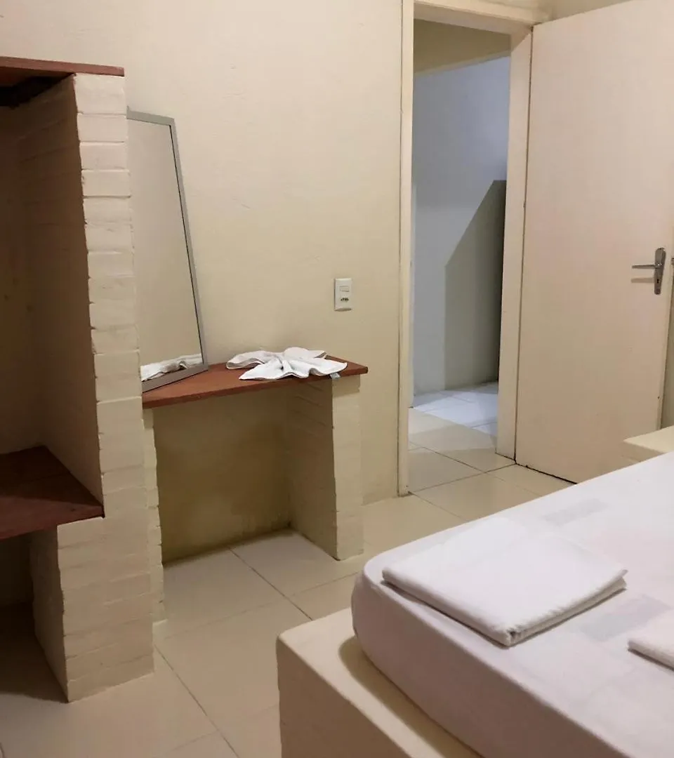 בית הארחה בומבינאס Mariscal Residence Apart Hotel ברזיל